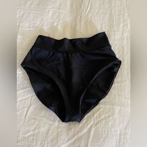 NEVER WORN SKATIE SCARLETTE BOTTOM SIZE S